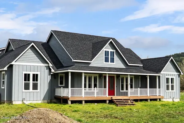 51 Pumphouse Ln, Sagle, ID 83860