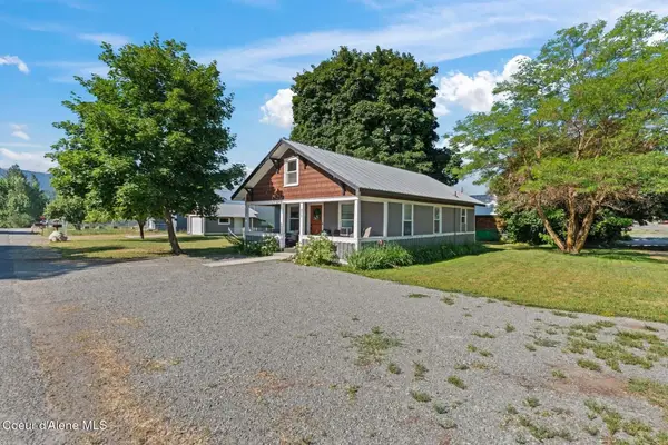 372 E Jefferson Ave, Priest River, ID 83856