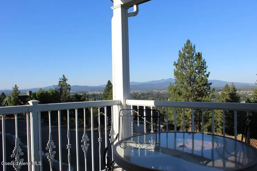 2010 E Grandview Dr, Coeur Dalene, ID 83815 - #2