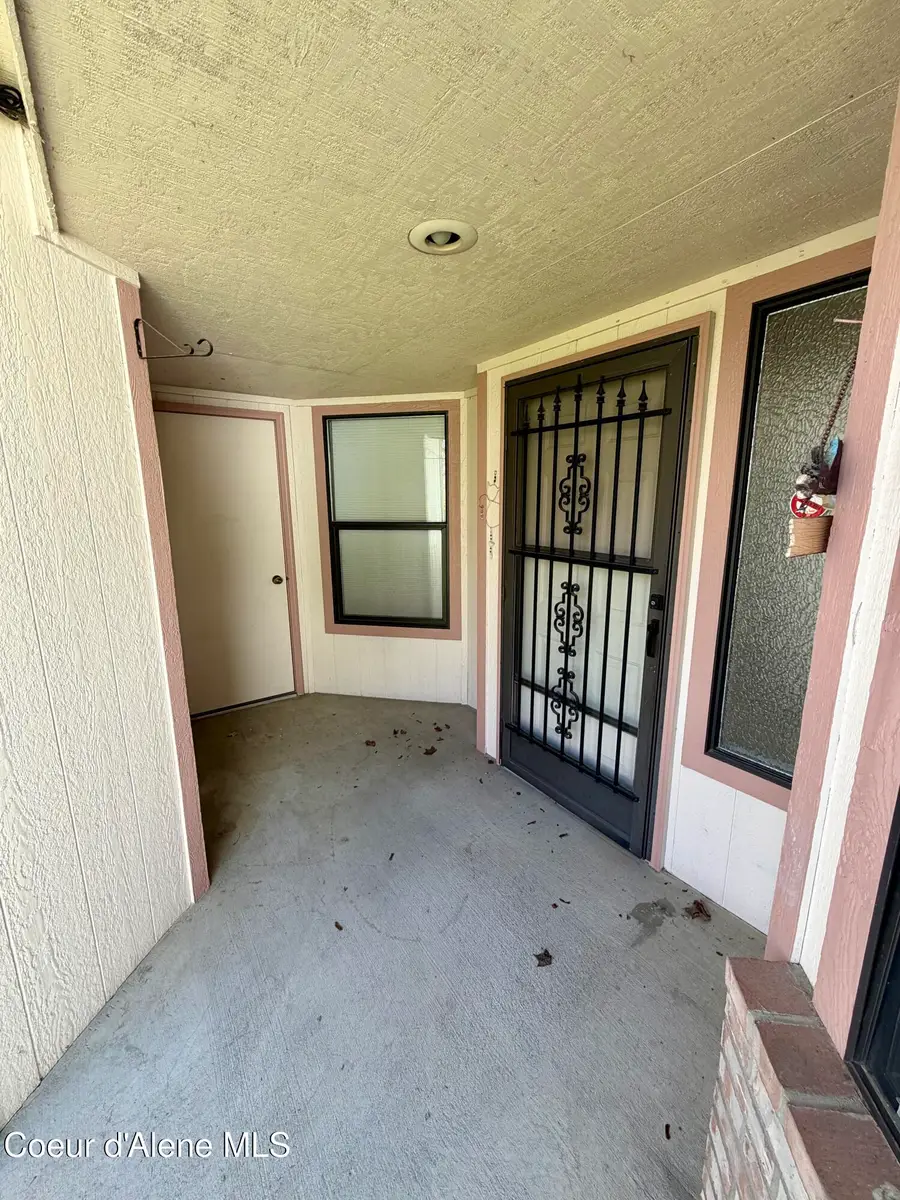1537 W Woodlawn DR # 2, Hayden, ID 83835 - #3