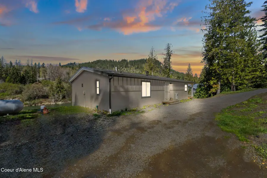 792 Dirks Rd, Priest River, ID 83856 - #3