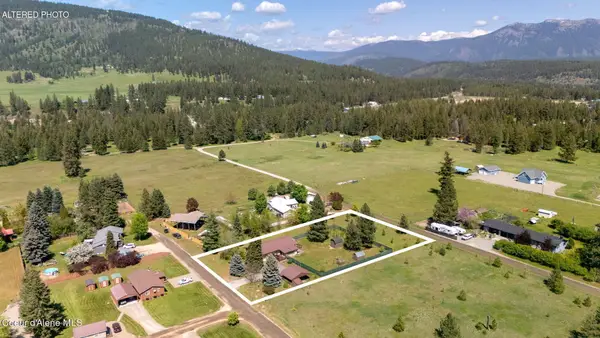 71 Maple ST, Moyie Springs, ID 83845