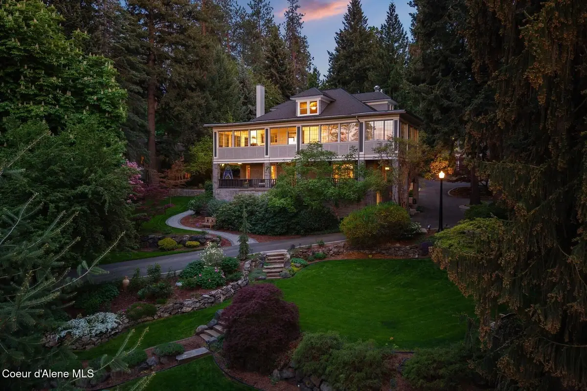 1122 E 20th Ave, Spokane, WA 99203 - #1