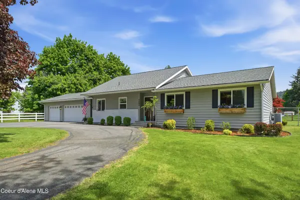 7464 N 4th Street, Dalton Gardens, ID 83815