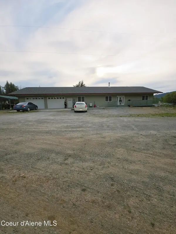 1025 Old Priest River RD, Priest River, ID 83856