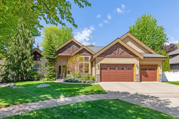 635 E Round Up Circle, Hayden, ID 83835