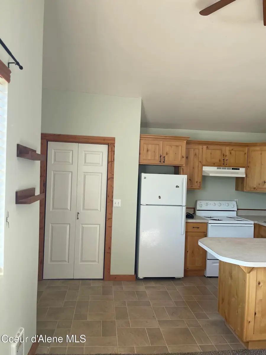 43143 Riverview DR #APT 5, Kingston, ID 83839 - #2