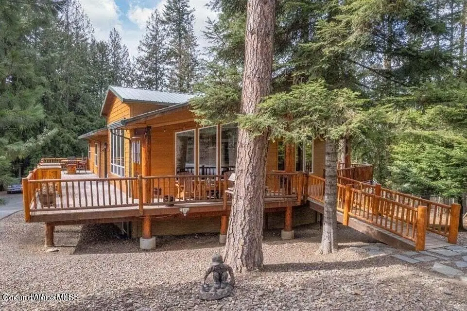 2017 Peninsula RD, Hope, ID 83836 - Image #1