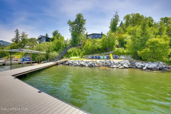 423/431 Lakeshore Dr, Sagle, ID 83860