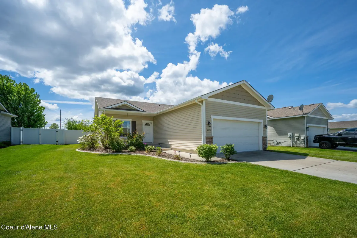 2290 E Knapp DR, Post Falls, ID 83854 - #1