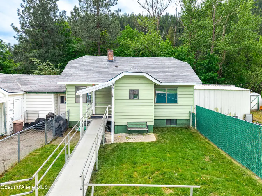 203 W Yellowstone Ave, Silverton, ID 83867 - #2