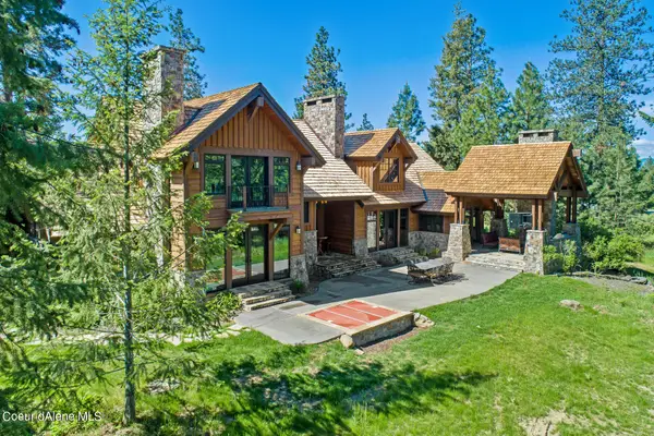 6126 S Gozzer RD, Harrison, ID 83833