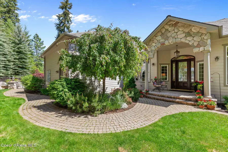 555 W Harbor View DR, Coeur Dalene, ID 83814 - #3