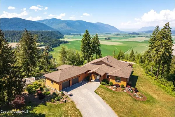 153 Ocean Front PL, Naples, ID 83847