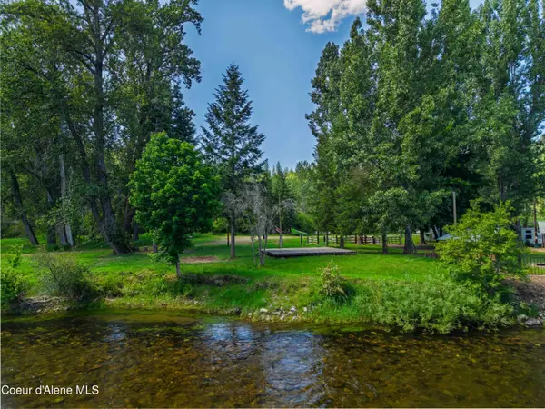 4 River RD, Calder, ID 83808