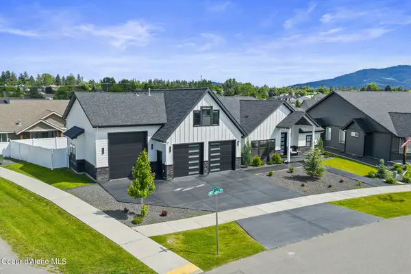 898 W WAYWARD CIR, Post Falls, ID 83854