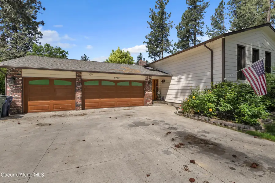 5792 N Parkwood CIR, Coeur Dalene, ID 83815 - #3