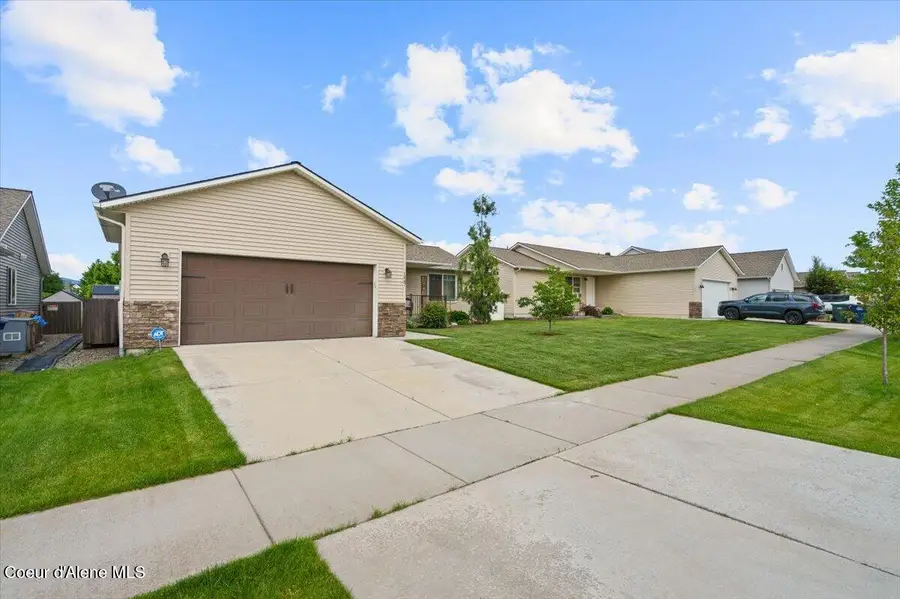 1447 E Yellowstone AVE, Post Falls, ID 83854 - #3