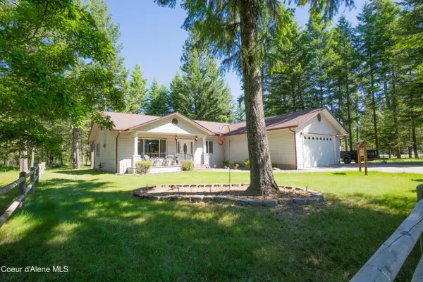 14 Whispering LN, Moyie Springs, ID 83845