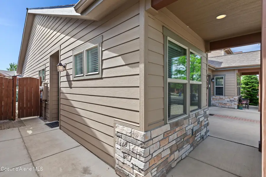 4428 N Meadow Ranch Ave, Coeur Dalene, ID 83815 - #3