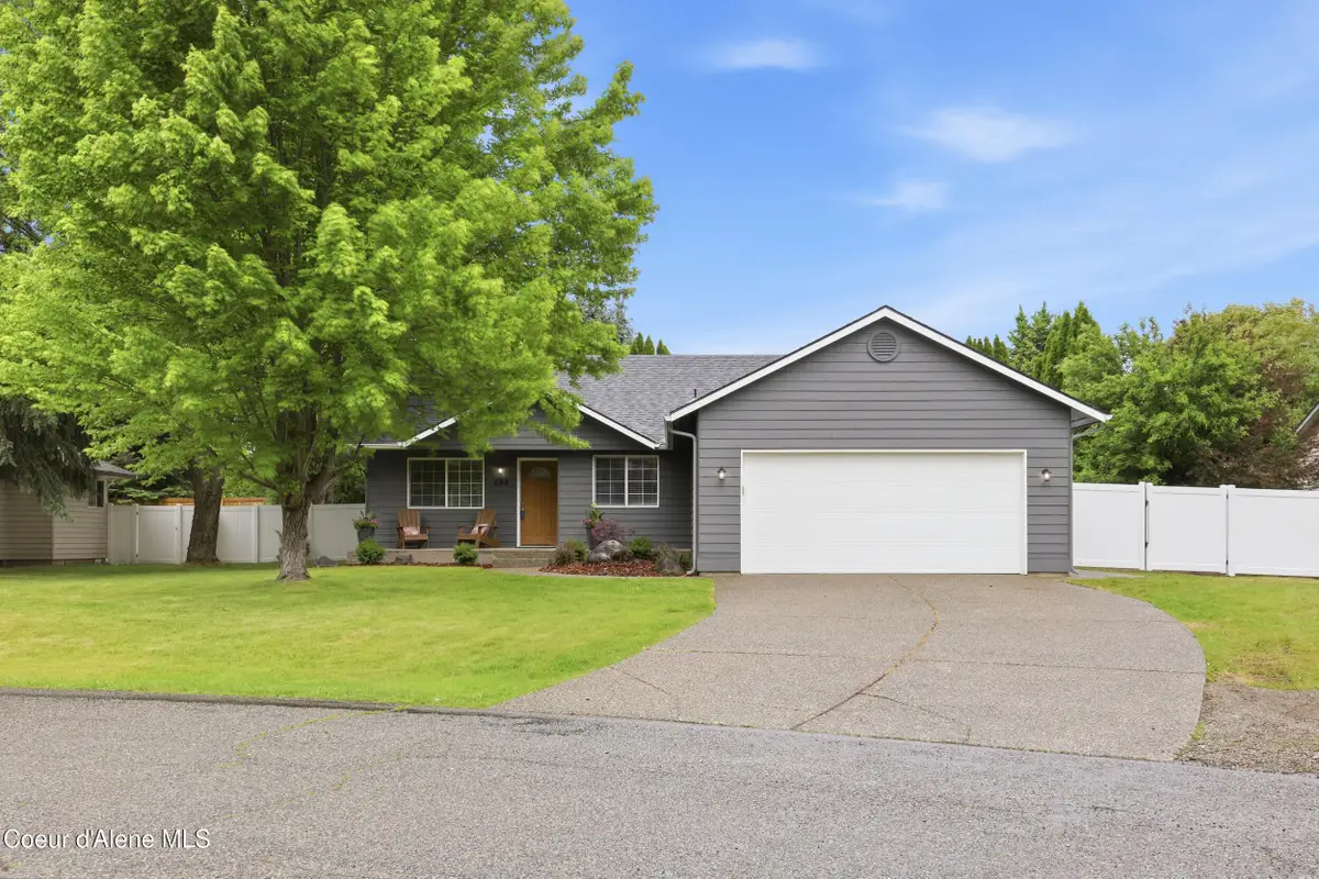 699 E Cloverleaf DR, Hayden, ID 83835 - #1