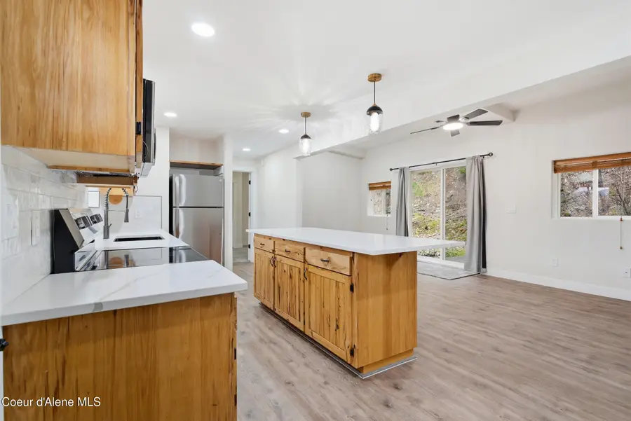 43143 Riverview DR #Unit 8, Kingston, ID 83839 - #3