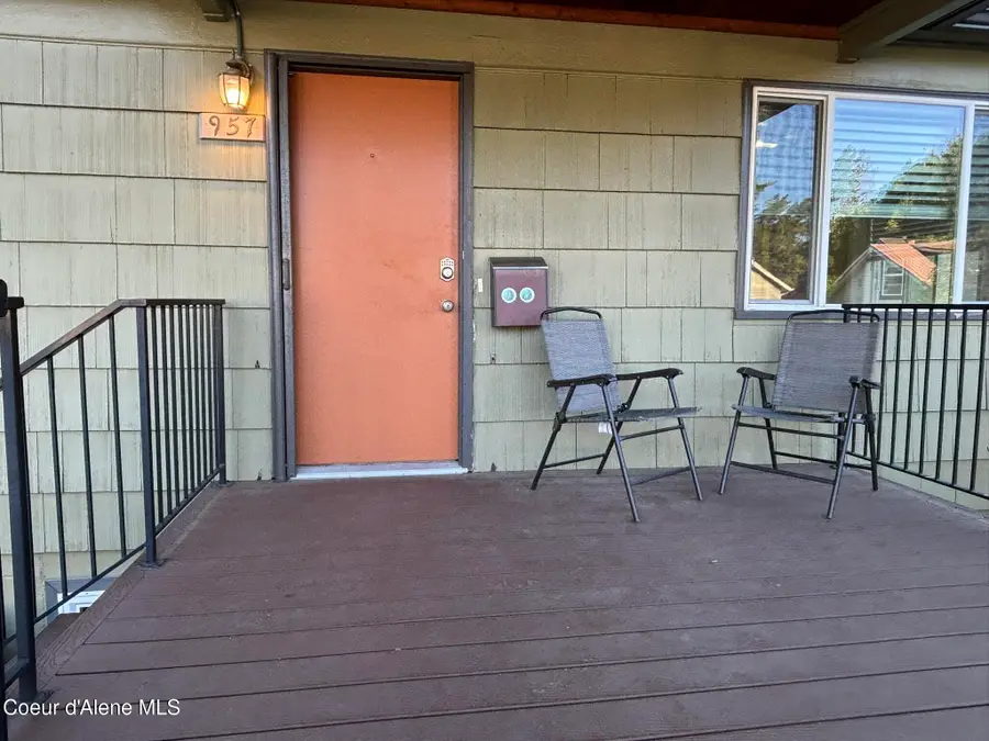 957 N 7th ST, Coeur Dalene, ID 83814 - #3