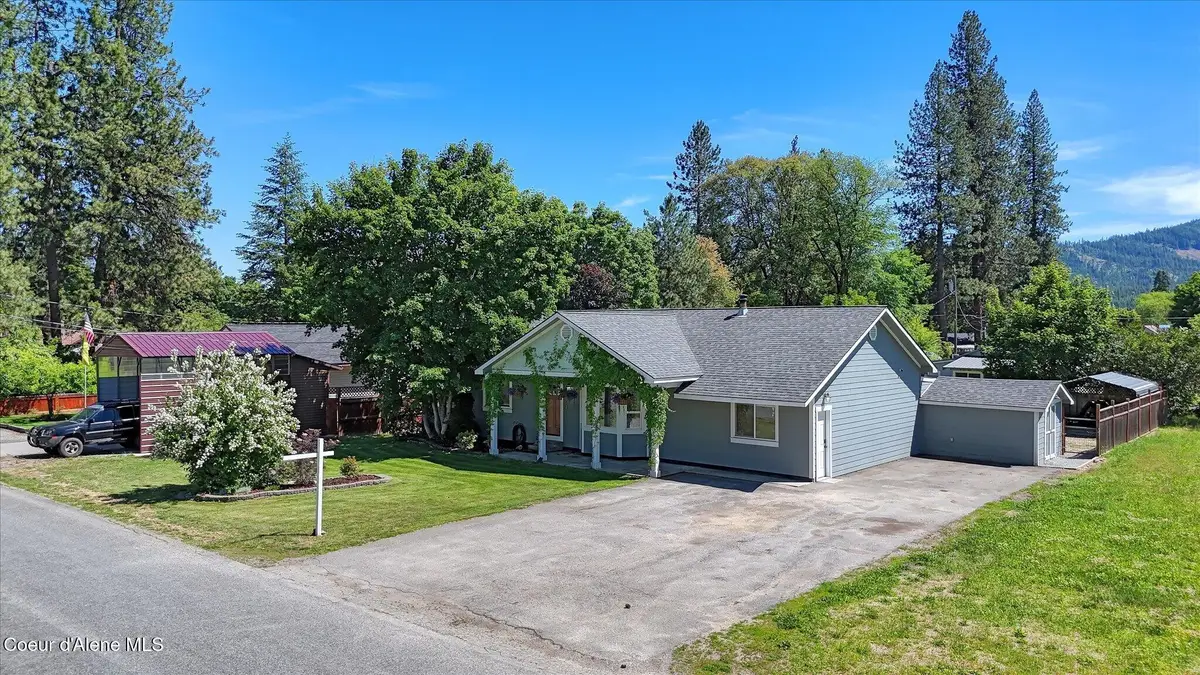 374 Dixon ST, Priest River, ID 83856 - #1