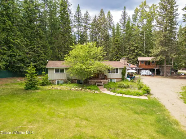 527 Creekside DR, Priest Lake, ID 83856