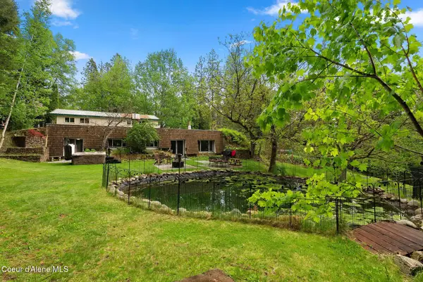 272 Hidden Spring Rd, Sandpoint, ID 83864