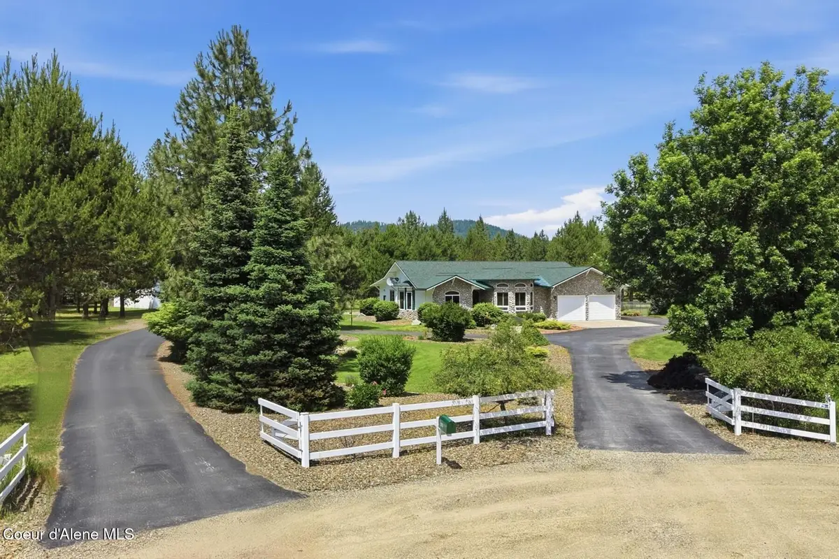 573 Tam Tam Dr, Sagle, ID 83860 - #1