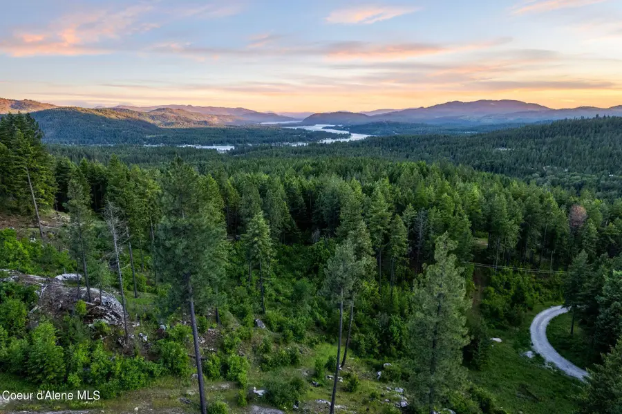 172 Elk Hills RD, Sandpoint, ID 83864 - #3