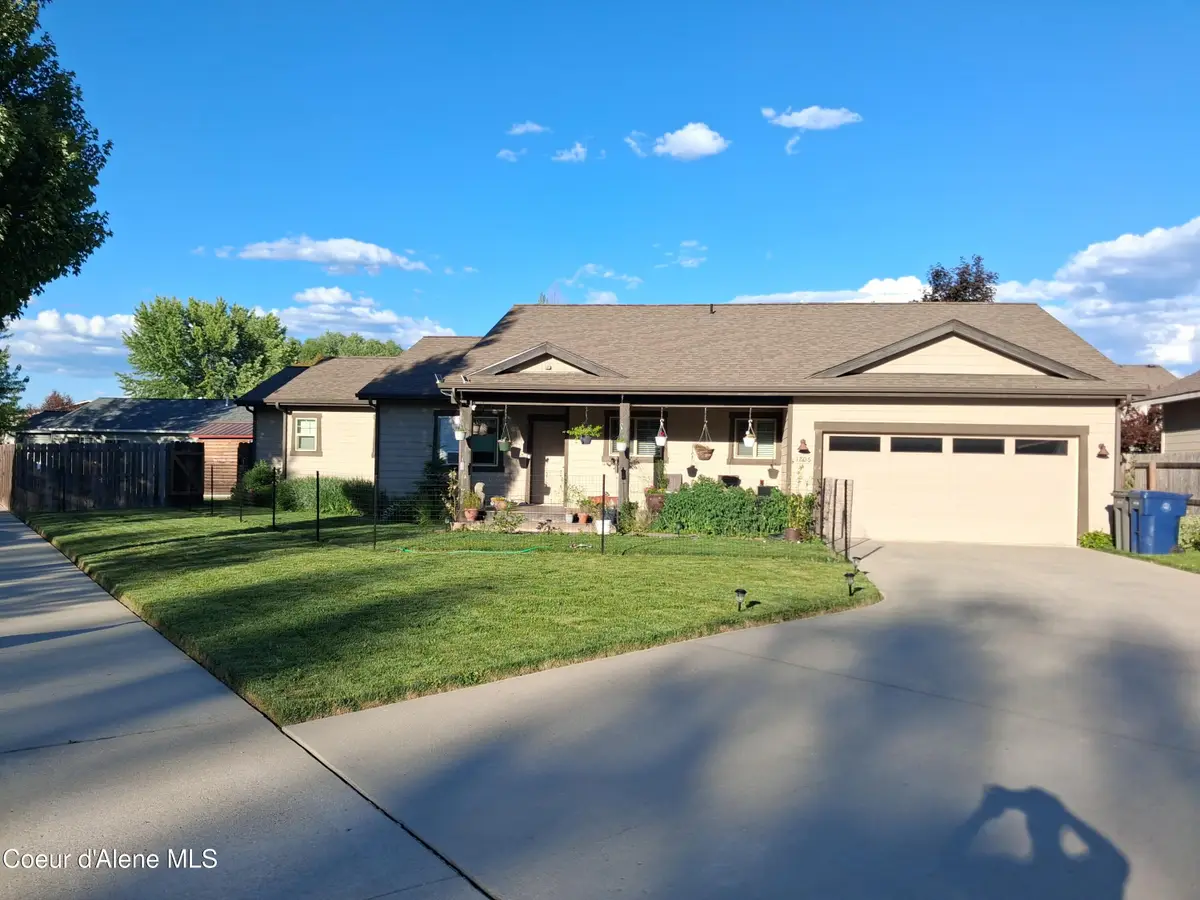 1206 Honeysuckle AVE, Sandpoint, ID 83864 - #1