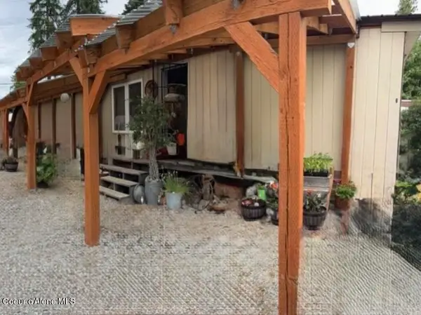 11776 N Hauser Lake RD #SPC 6, Hauser, ID 83854