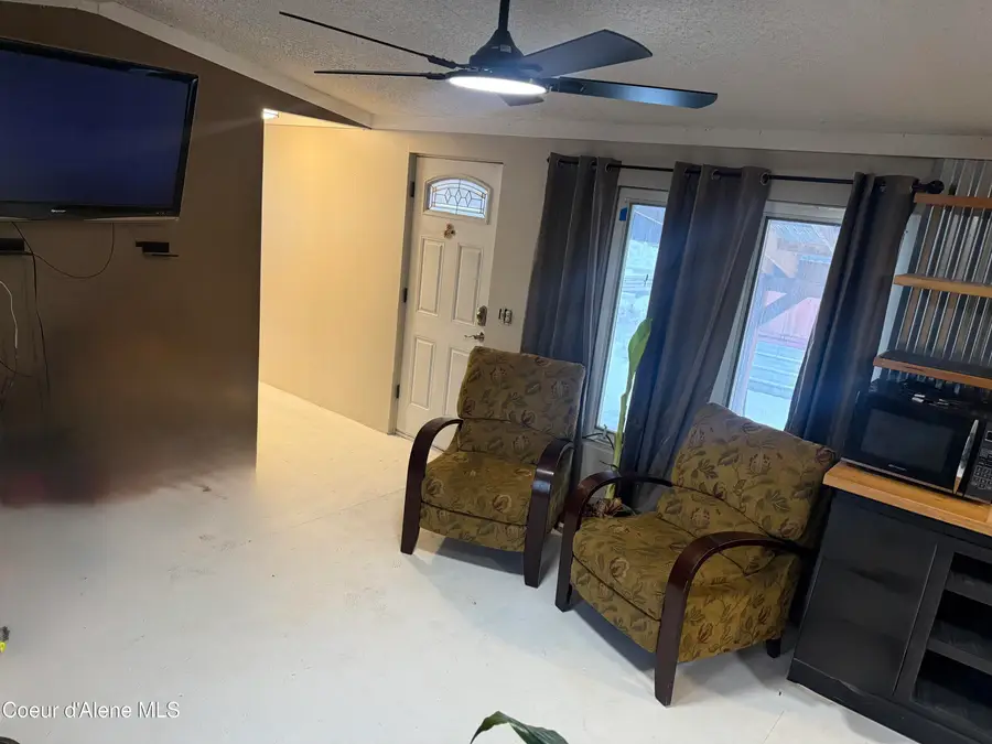 11776 N Hauser Lake RD #SPC 6, Hauser, ID 83854 - Image #2