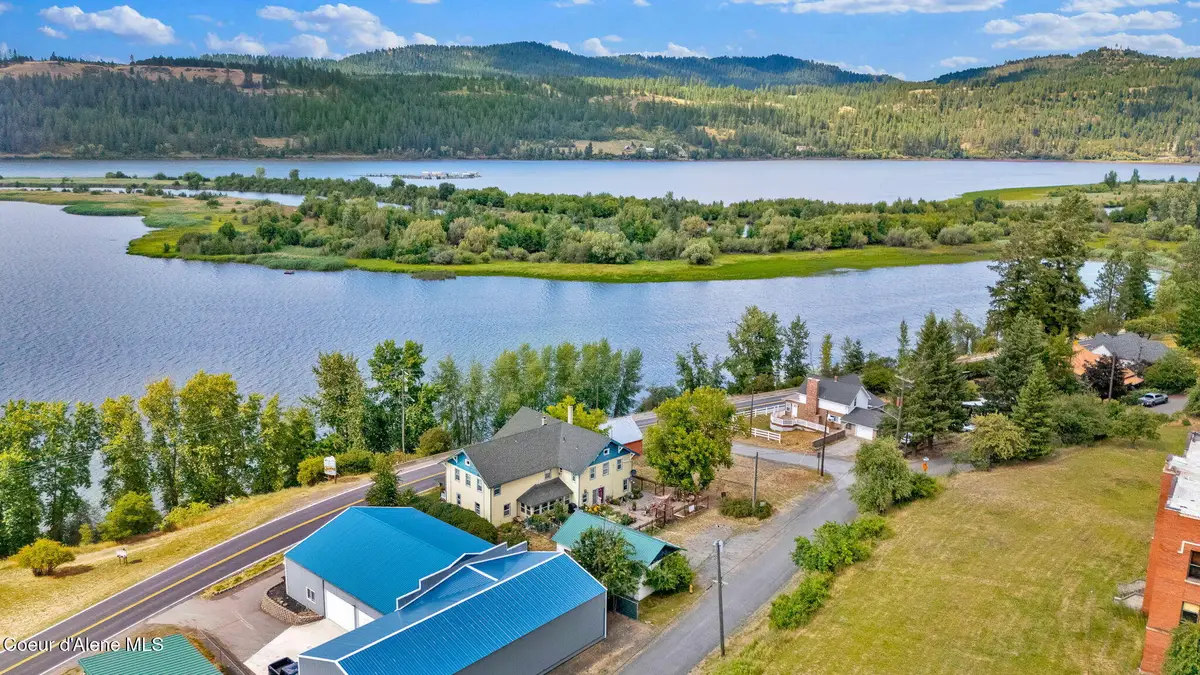 134 N FREDERICK AVE, Harrison, ID 83833 - Image #1