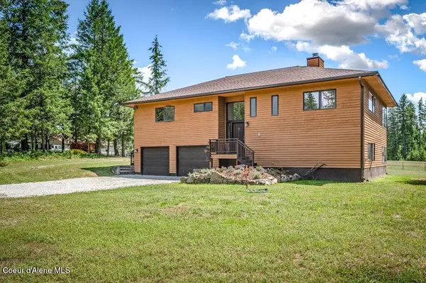 634 Skyhawk Dr, Spirit Lake, ID 83869