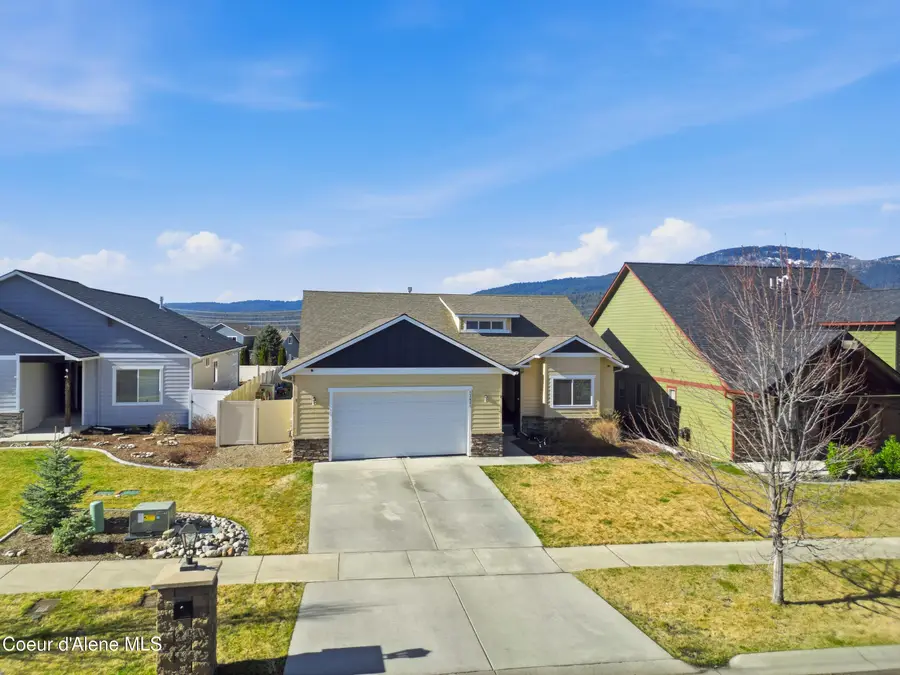 13421 N Shimmering Ct, Rathdrum, ID 83858 - #2