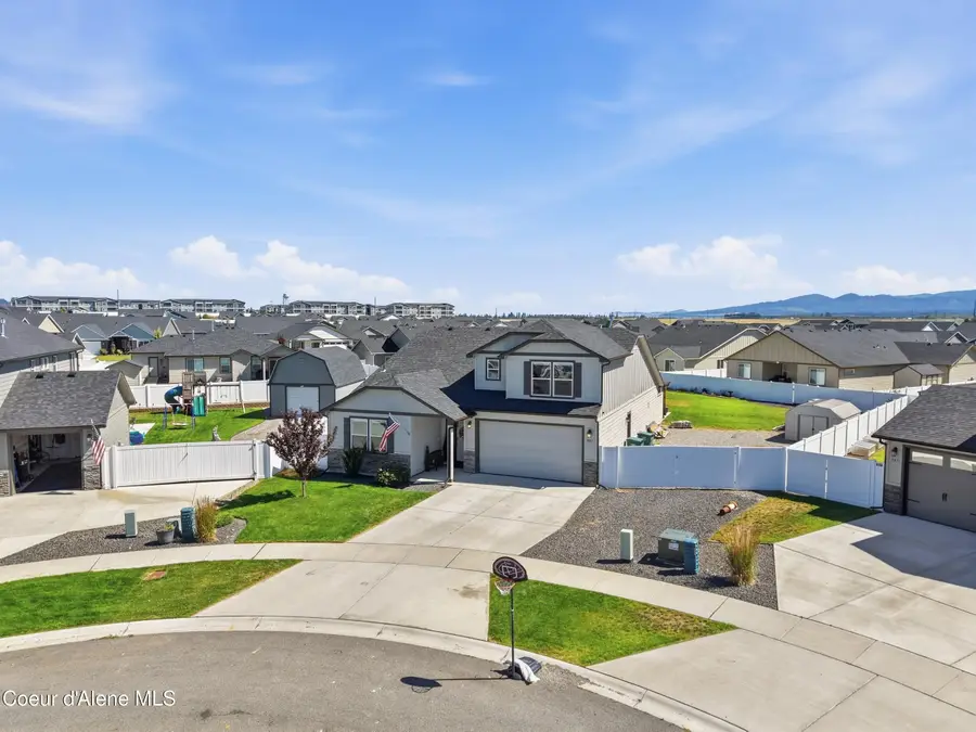5841 W Bettis Ct, Rathdrum, ID 83858 - #2