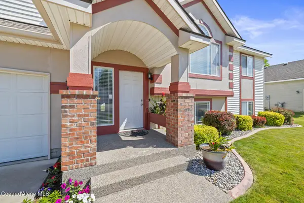 2893 W Strawberry LN, Hayden, ID 83835