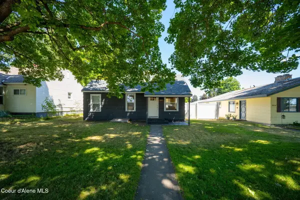 2018 N 5th ST, Coeur d'Alene, ID 83814
