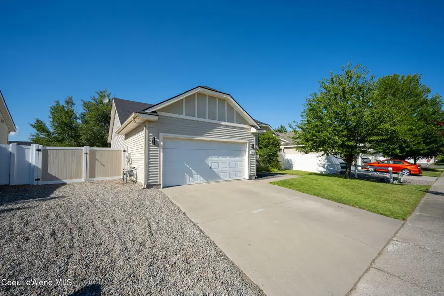 2503 W Elmwood DR, Coeur Dalene, ID 83815 - #3