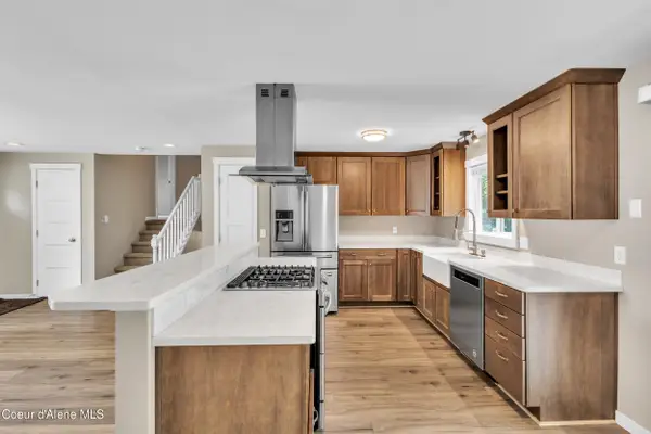 16225 N Gina CT, Rathdrum, ID 83858