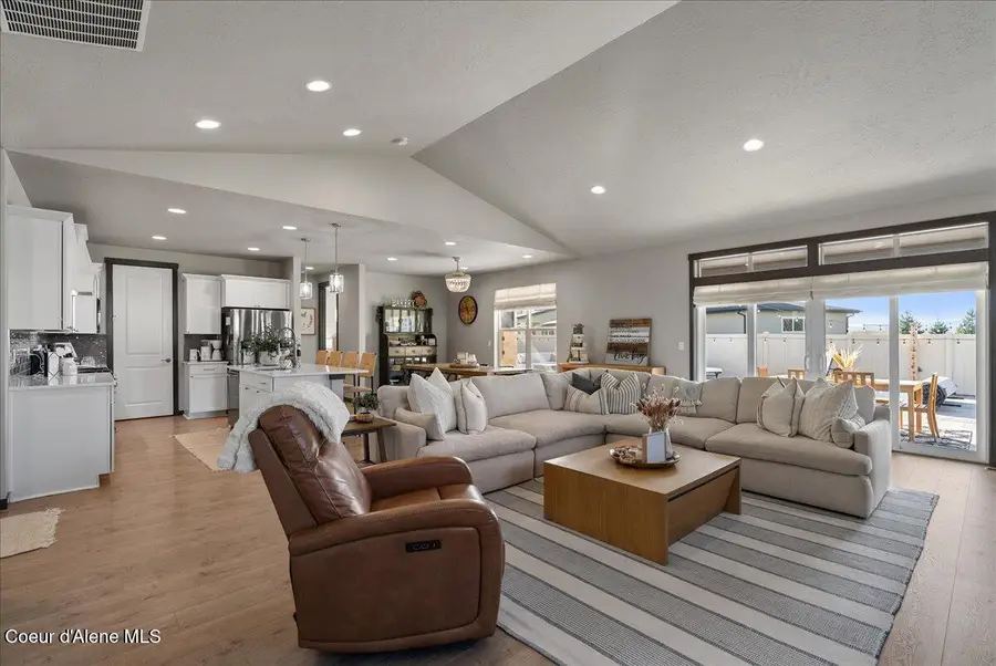 4332 W ENCLAVE WAY, Coeur Dalene, ID 83815 - Image #2