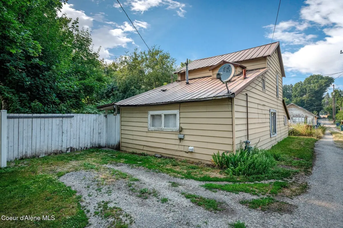 1030 N 1st St, Coeur Dalene, ID 83814 - #1