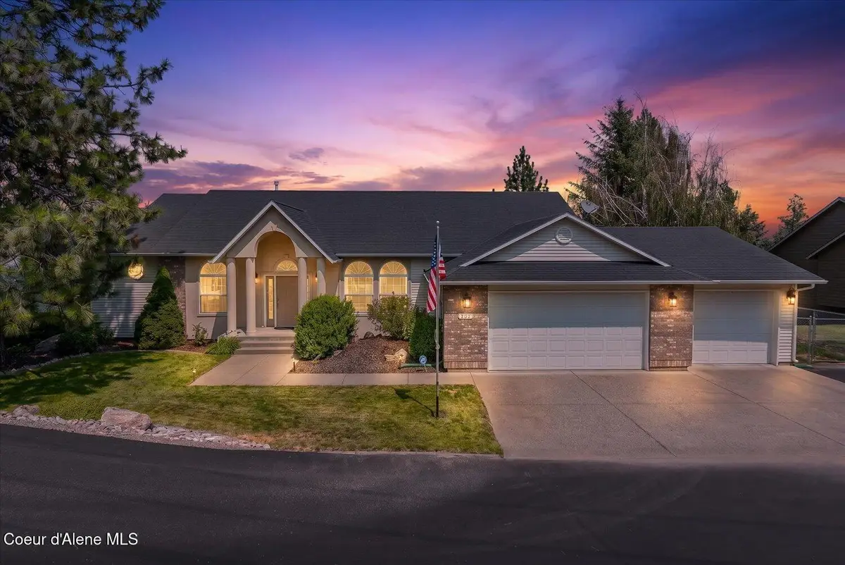 16703 W Riverview DR, Post Falls, ID 83854 - #1