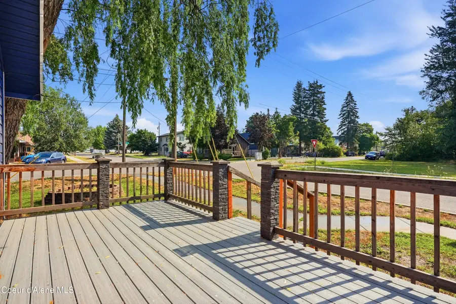 1023 W Washington AVE, Sandpoint, ID 83864 - #2