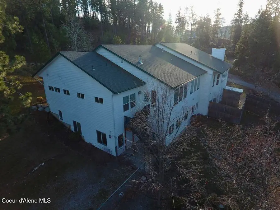 18772 W Riverview DR, Post Falls, ID 83854 - Image #2