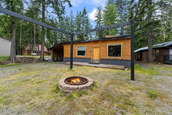 118 Timber LN, Nordman, ID 83848