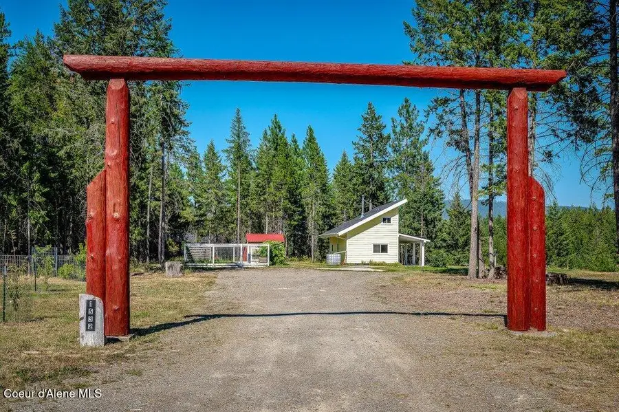 1532 Sunrise Rd, Bonners Ferry, ID 83805 - #2